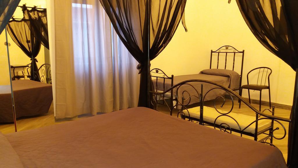 Pompei Holiday Rooms Bagian luar foto